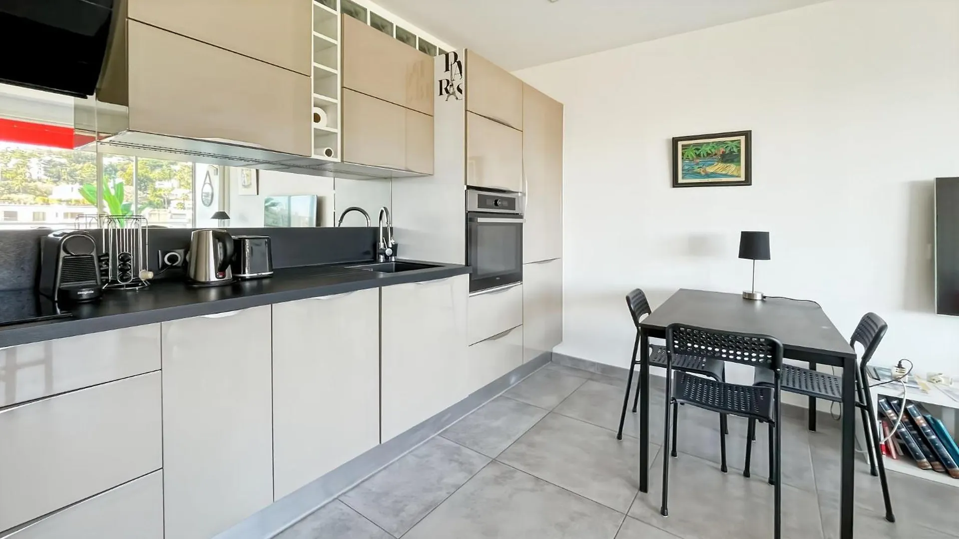 Serenity Cannes Cozy One-Bedroom Apartment