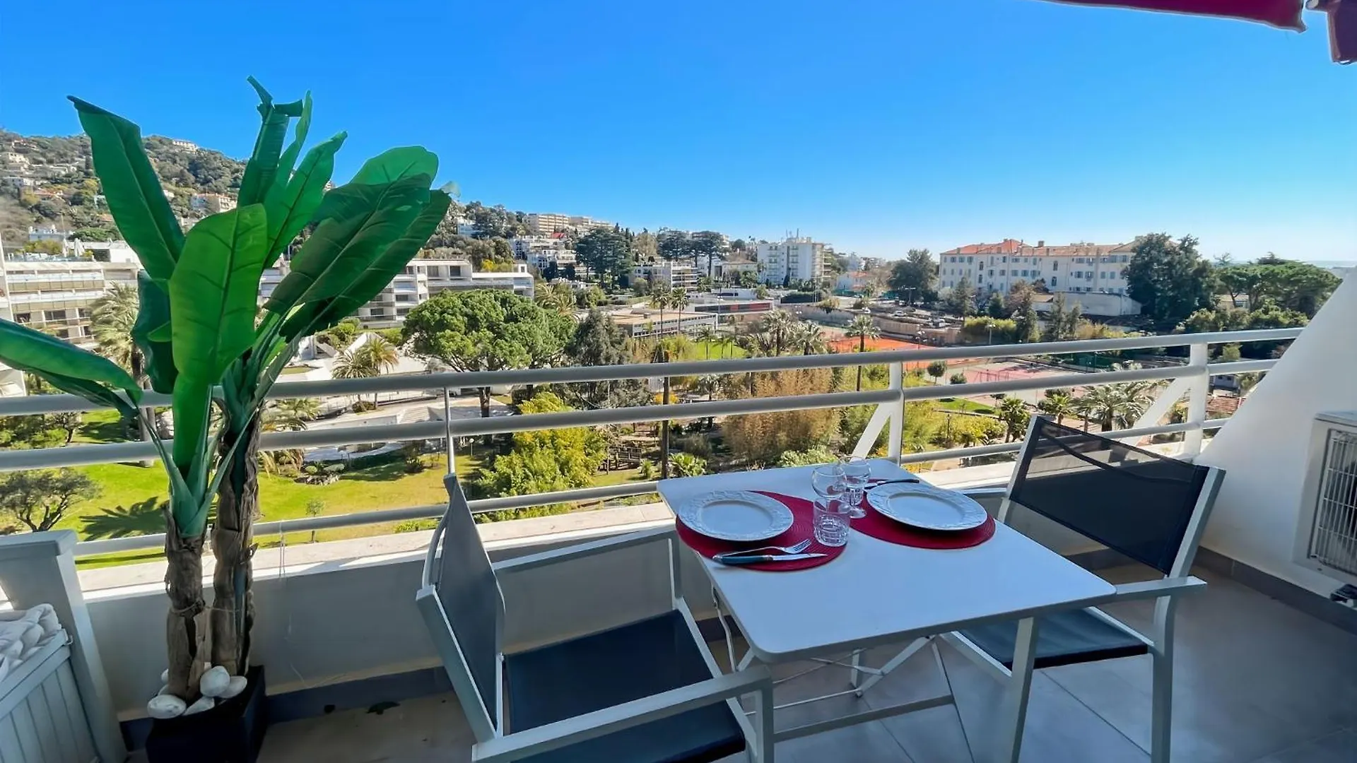 Serenity Cannes Cozy One-Bedroom 0*,  France